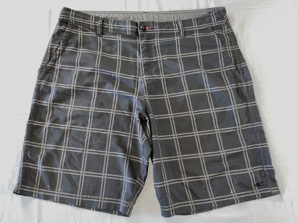 O'Neill Flat Front Quick Dry Hybrid Chino Shorts. Gray Check, Men's 40. GUC!